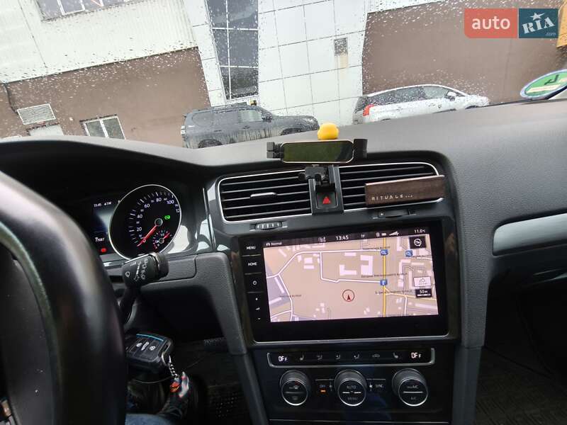 Хэтчбек Volkswagen e-Golf 2019 в Львове