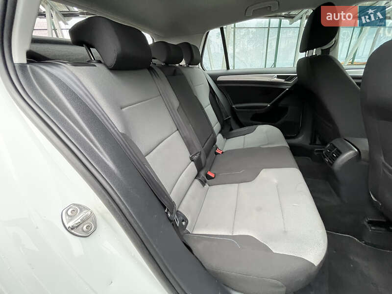 Хетчбек Volkswagen e-Golf 2014 в Львові