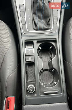 Хетчбек Volkswagen e-Golf 2020 в  фото 32 Хетчбек Volkswagen e-Golf 2020 в