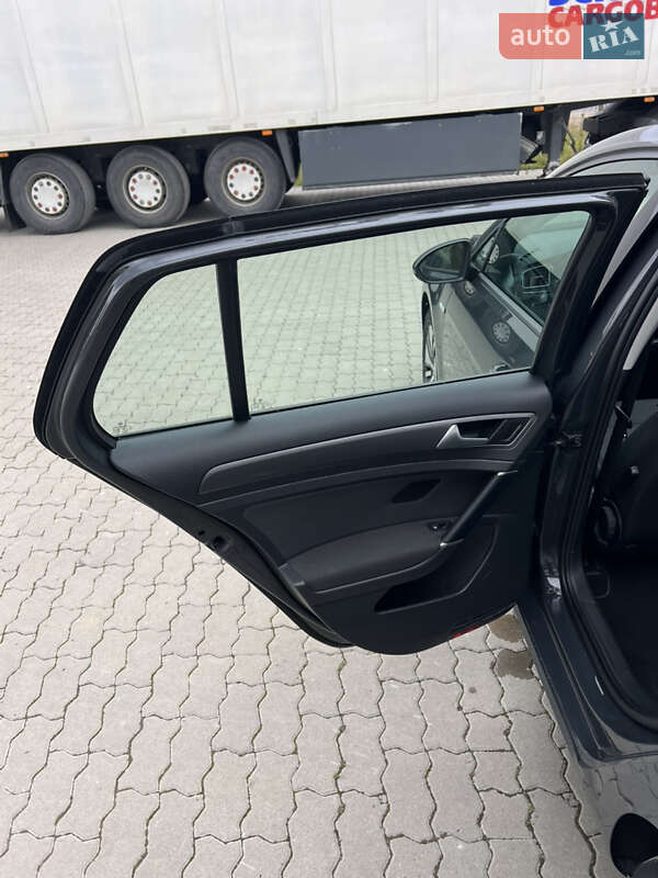 Хэтчбек Volkswagen e-Golf 2020 в Львове фото 36 Хэтчбек Volkswagen e-Golf 2020 в Львове