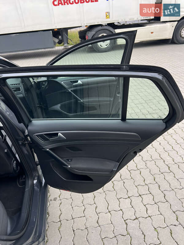 Хэтчбек Volkswagen e-Golf 2020 в Львове фото 47 Хэтчбек Volkswagen e-Golf 2020 в Львове