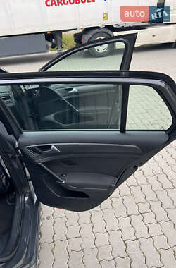 Хетчбек Volkswagen e-Golf 2020 в  фото 47 Хетчбек Volkswagen e-Golf 2020 в