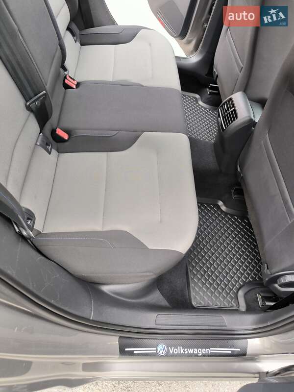 Хэтчбек Volkswagen e-Golf 2015 в Чернигове