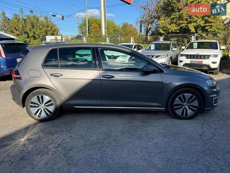 Хетчбек Volkswagen e-Golf 2016 в Вінниці