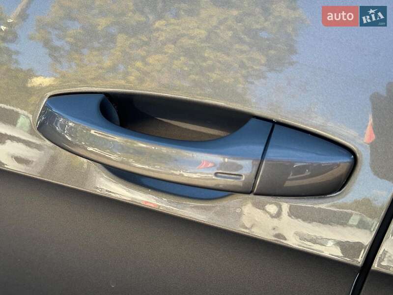 Хетчбек Volkswagen e-Golf 2016 в Вінниці