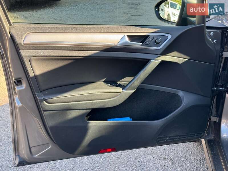 Хетчбек Volkswagen e-Golf 2016 в Вінниці