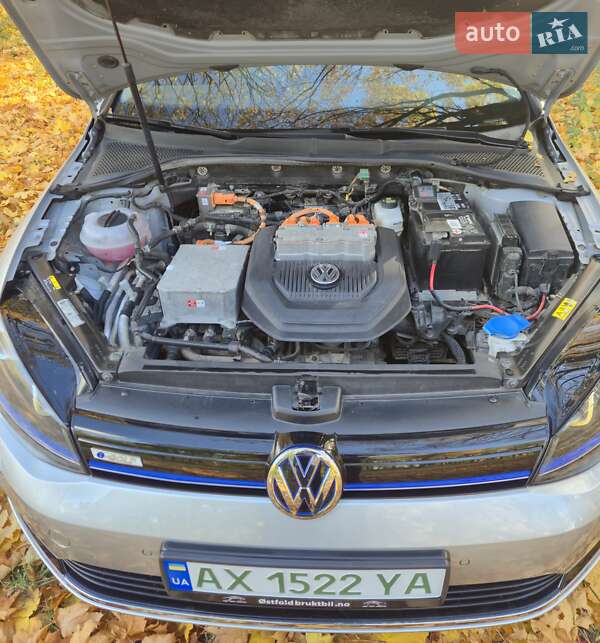 Хэтчбек Volkswagen e-Golf 2016 в Лозовой
