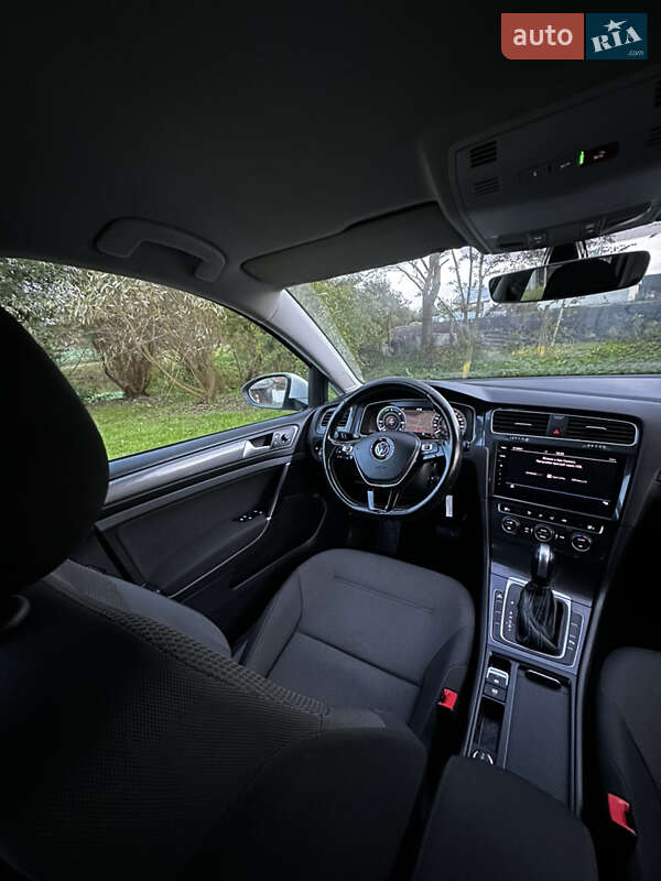 Хэтчбек Volkswagen e-Golf 2020 в Львове