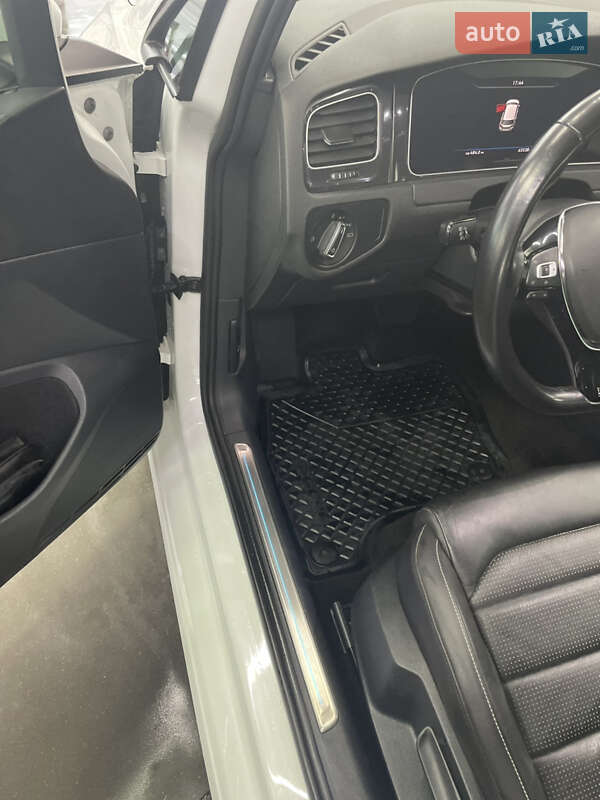 Хэтчбек Volkswagen e-Golf 2019 в Луцке