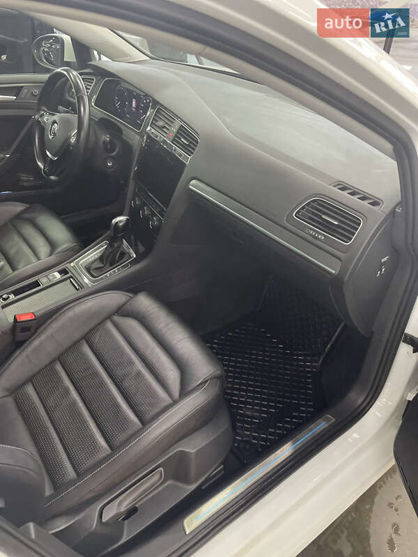 Хэтчбек Volkswagen e-Golf 2019 в Луцке