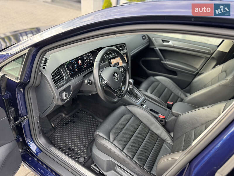 Хэтчбек Volkswagen e-Golf 2019 в Ровно