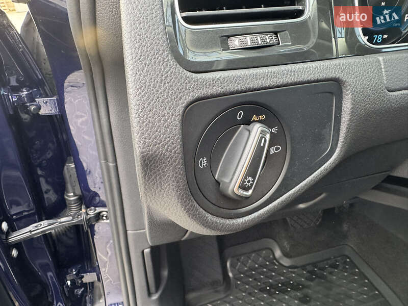 Хэтчбек Volkswagen e-Golf 2019 в Ровно