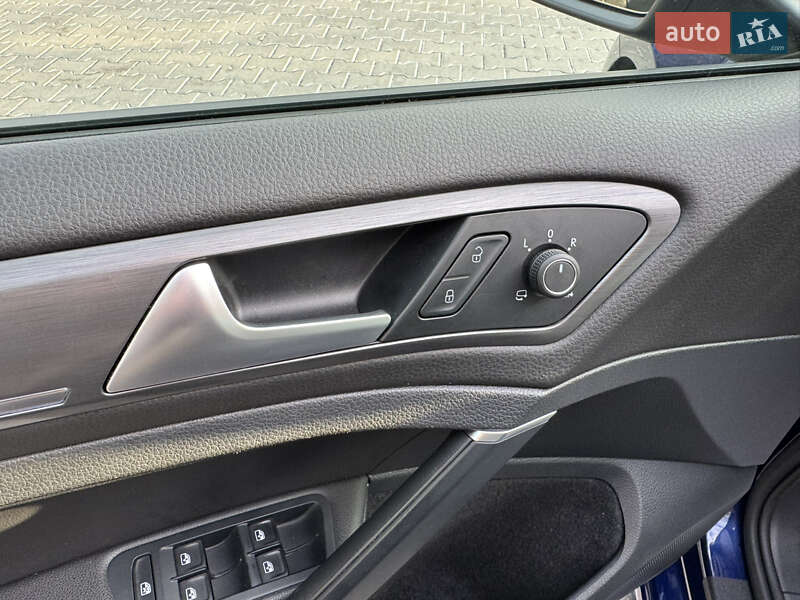 Хэтчбек Volkswagen e-Golf 2019 в Ровно