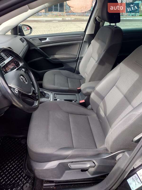 Хетчбек Volkswagen e-Golf 2017 в Луцьку