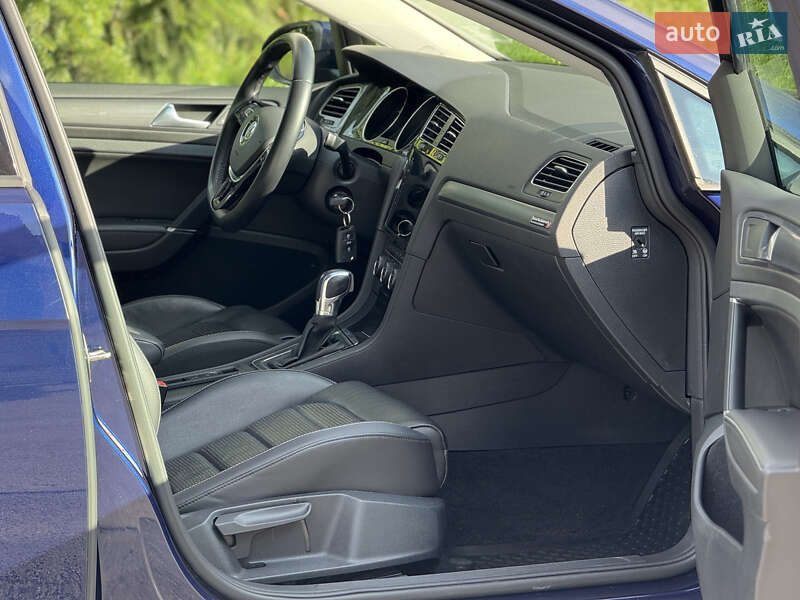 Хэтчбек Volkswagen e-Golf 2018 в Тернополе фото 23 Хэтчбек Volkswagen e-Golf 2018 в Тернополе