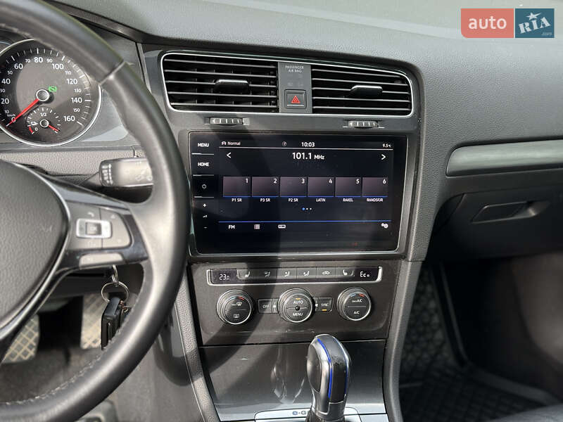 Хэтчбек Volkswagen e-Golf 2018 в Тернополе фото 28 Хэтчбек Volkswagen e-Golf 2018 в Тернополе