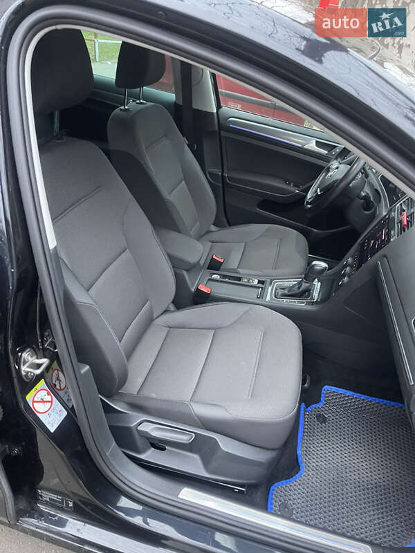 Хэтчбек Volkswagen e-Golf 2019 в Одессе