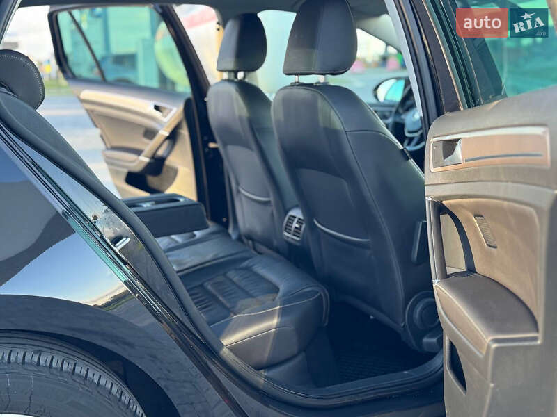 Хэтчбек Volkswagen e-Golf 2016 в Львове