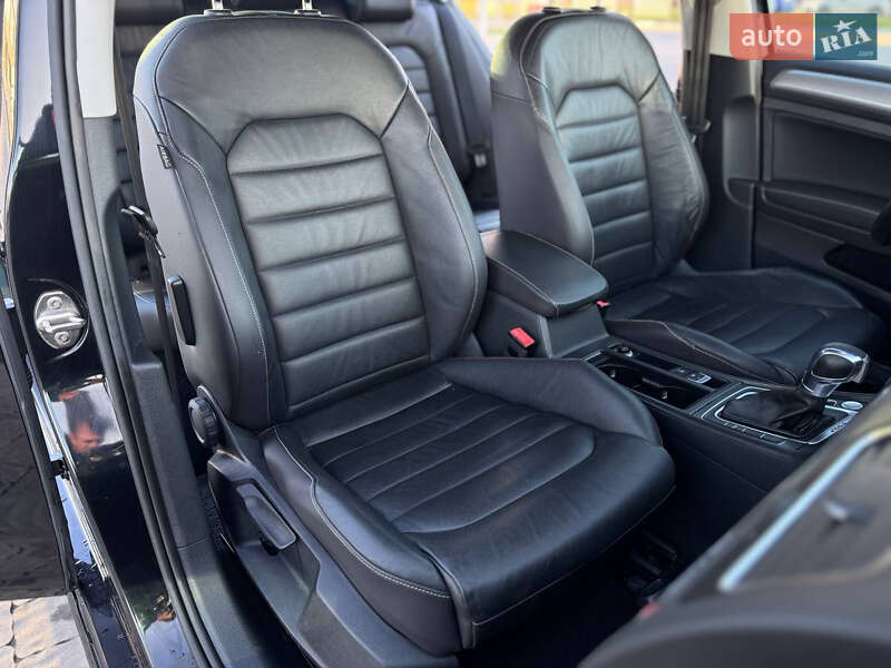 Хэтчбек Volkswagen e-Golf 2016 в Львове