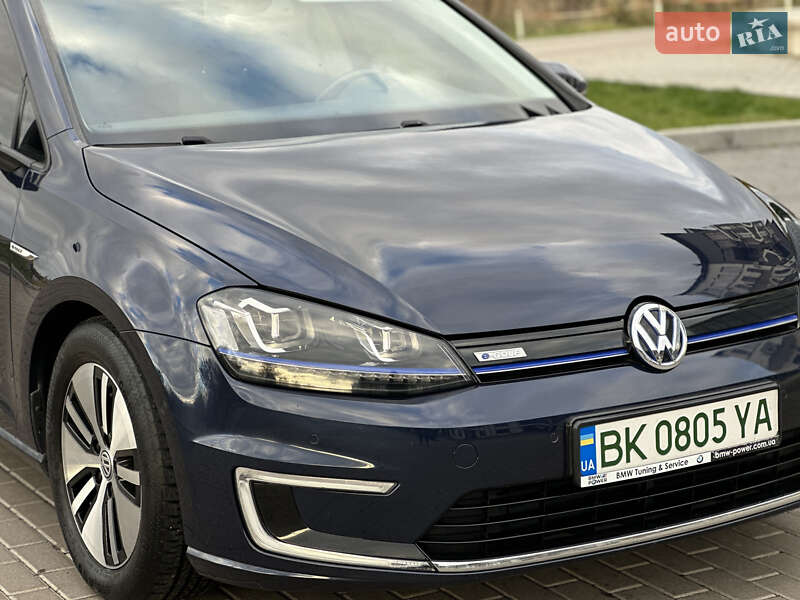 Хетчбек Volkswagen e-Golf 2015 в Рівному