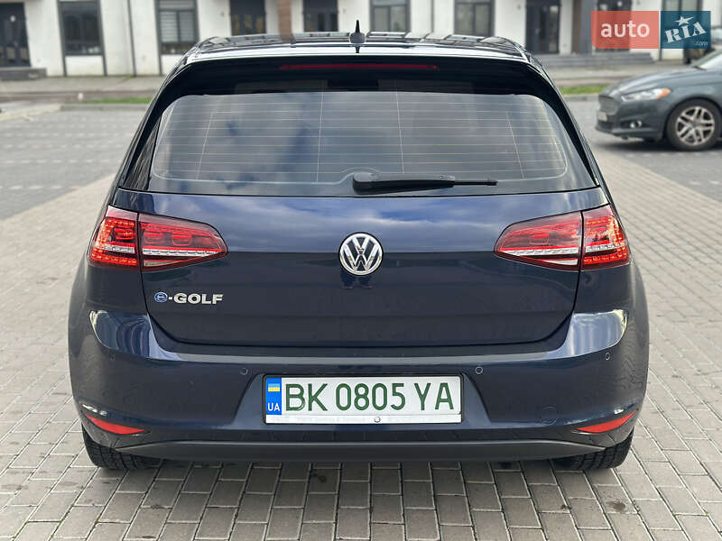 Хетчбек Volkswagen e-Golf 2015 в Рівному