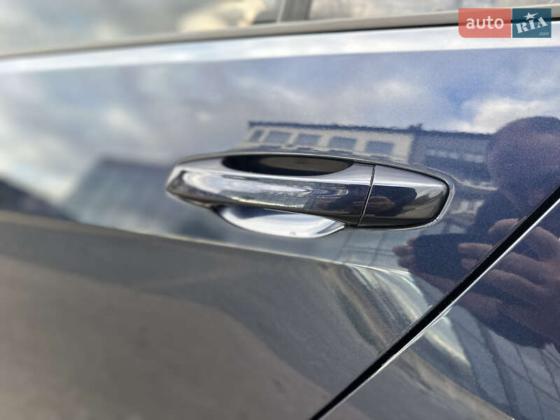 Хетчбек Volkswagen e-Golf 2015 в Рівному