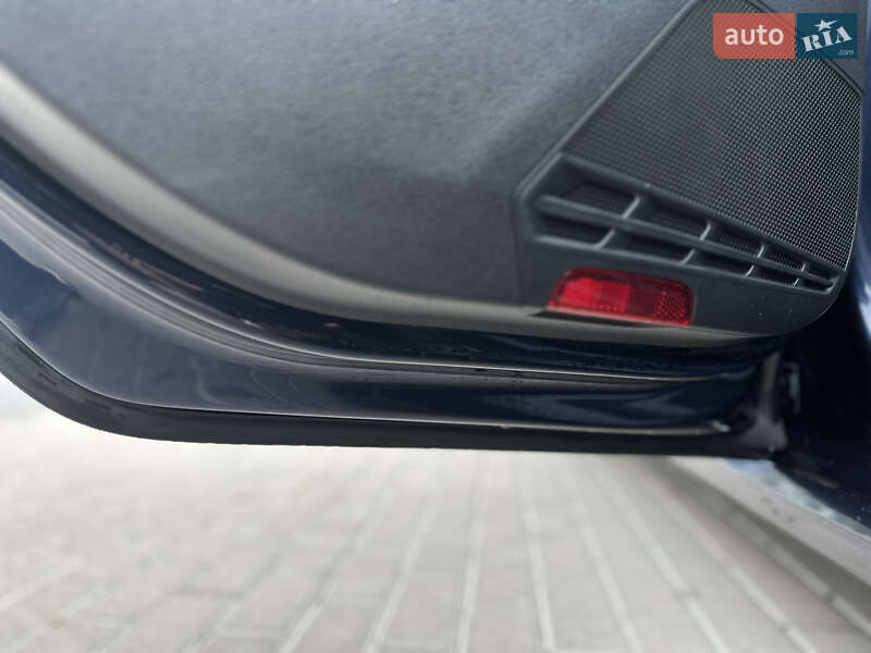 Хетчбек Volkswagen e-Golf 2015 в Рівному