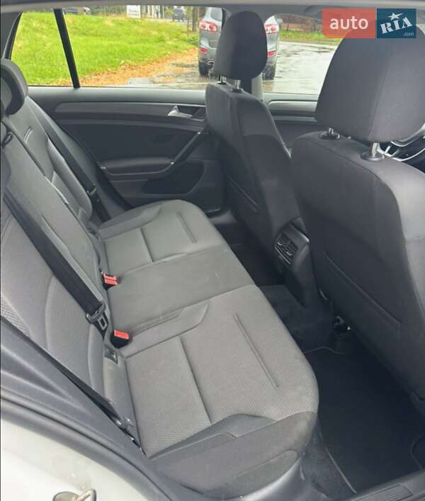 Хэтчбек Volkswagen e-Golf 2017 в Кривом Роге