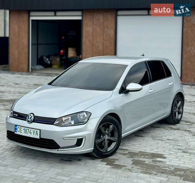 Хэтчбек Volkswagen e-Golf 2015 в Черновцах