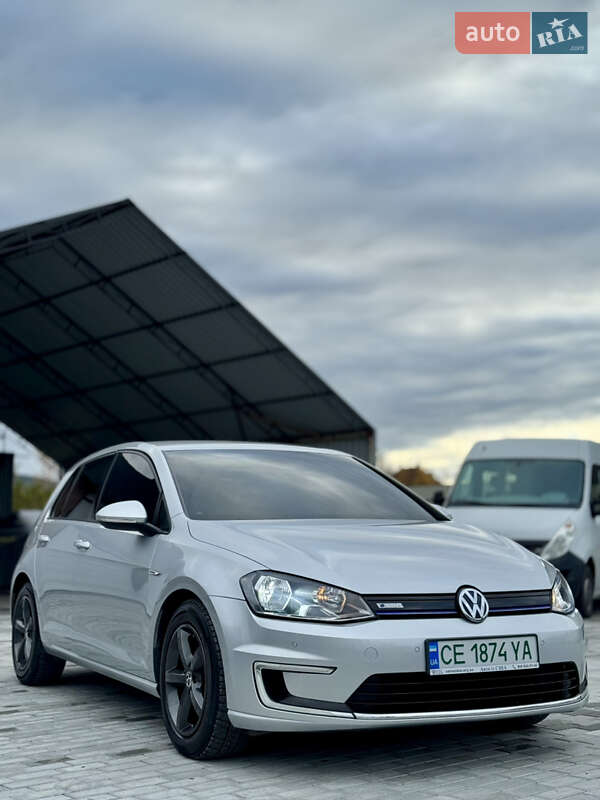 Хэтчбек Volkswagen e-Golf 2015 в Черновцах