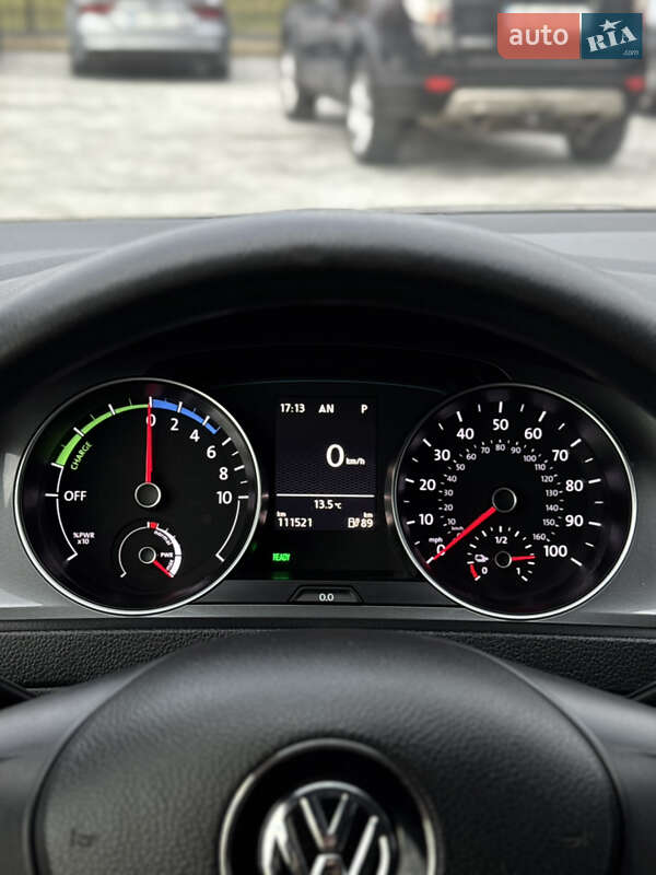 Хэтчбек Volkswagen e-Golf 2015 в Черновцах