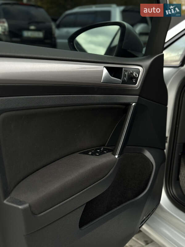 Хэтчбек Volkswagen e-Golf 2015 в Черновцах