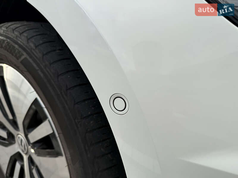 Хетчбек Volkswagen e-Golf 2018 в Рівному