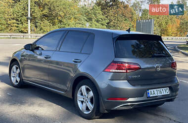 Хэтчбек Volkswagen e-Golf 2017 в 