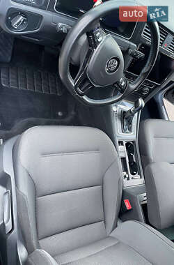 Хэтчбек Volkswagen e-Golf 2017 в 