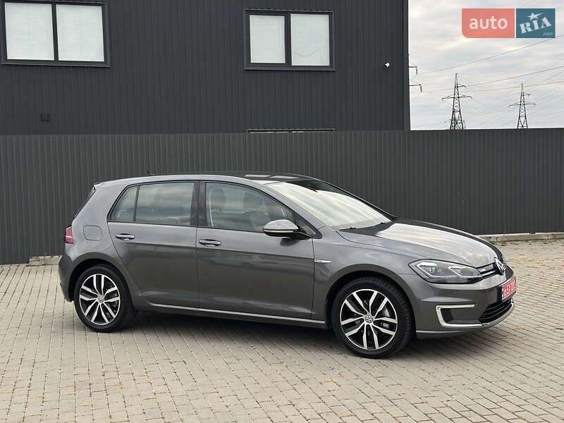 Хэтчбек Volkswagen e-Golf 2019 в Ужгороде
