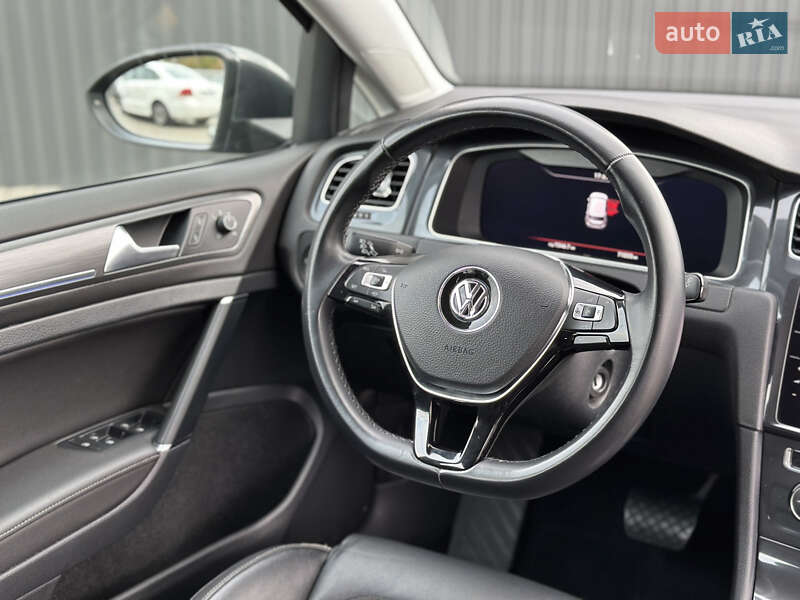 Хэтчбек Volkswagen e-Golf 2019 в Ужгороде