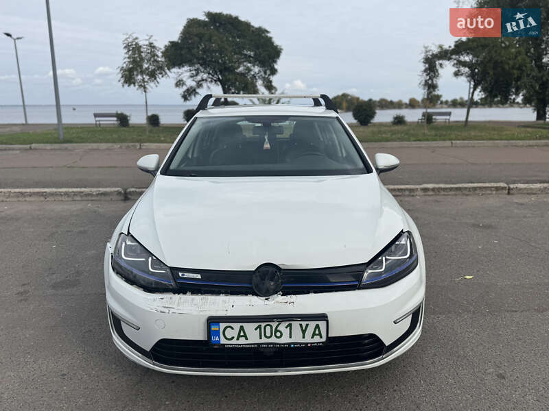 Volkswagen e-Golf 2015