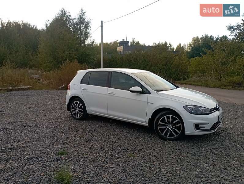 Хэтчбек Volkswagen e-Golf 2018 в Луцке