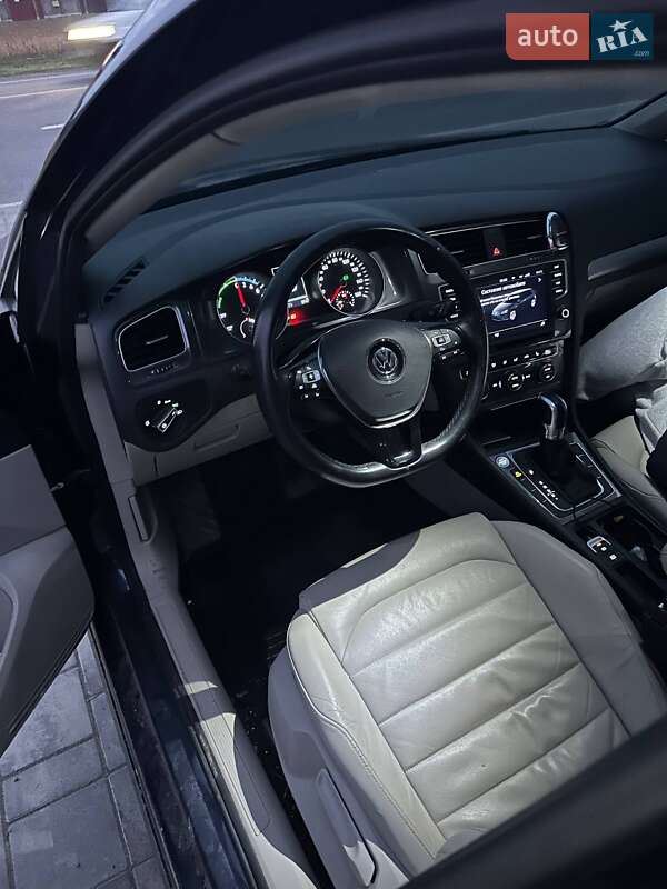 Хэтчбек Volkswagen e-Golf 2014 в Луцке