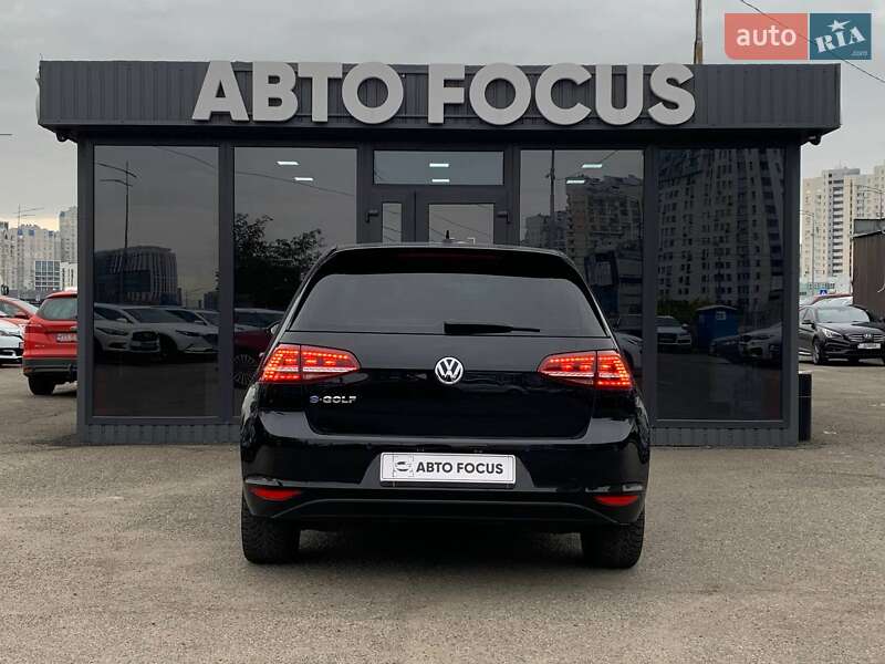 Хэтчбек Volkswagen e-Golf 2016 в Киеве