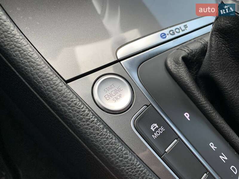 Хэтчбек Volkswagen e-Golf 2016 в Киеве