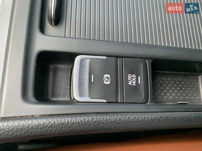 Хэтчбек Volkswagen e-Golf 2016 в Киеве