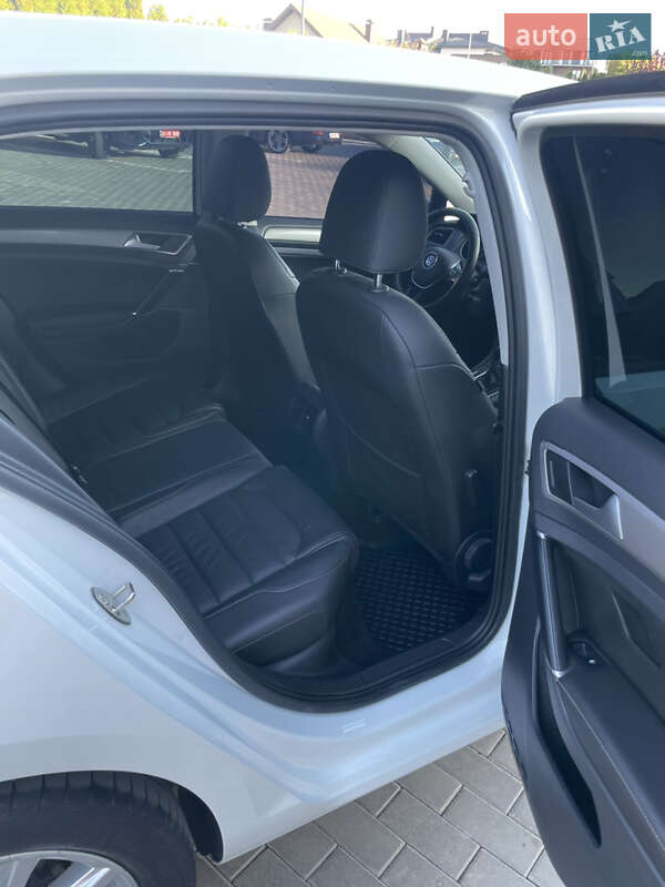 Хетчбек Volkswagen e-Golf 2015 в Харкові