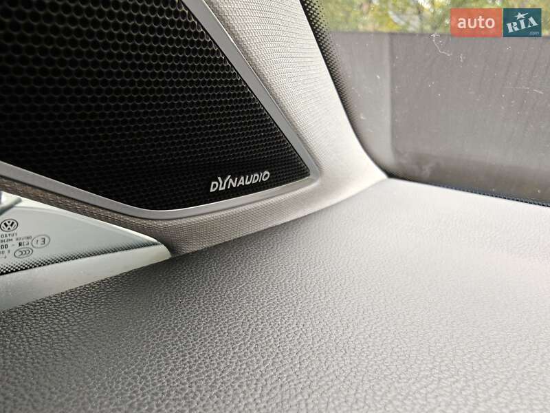 Хэтчбек Volkswagen e-Golf 2015 в Ивано-Франковске