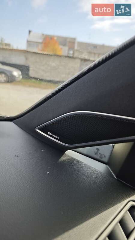 Хэтчбек Volkswagen e-Golf 2018 в Каменец-Подольском