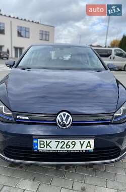 Хэтчбек Volkswagen e-Golf 2015 в Ровно
