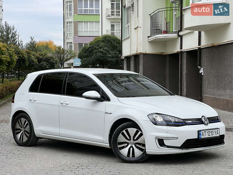 Хетчбек Volkswagen e-Golf 2015 в Івано-Франківську