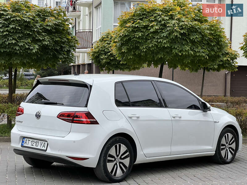 Хетчбек Volkswagen e-Golf 2015 в Івано-Франківську