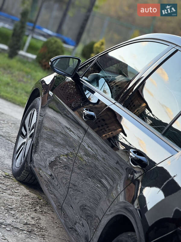 Хэтчбек Volkswagen e-Golf 2016 в Дрогобыче фото 29 Хэтчбек Volkswagen e-Golf 2016 в Дрогобыче